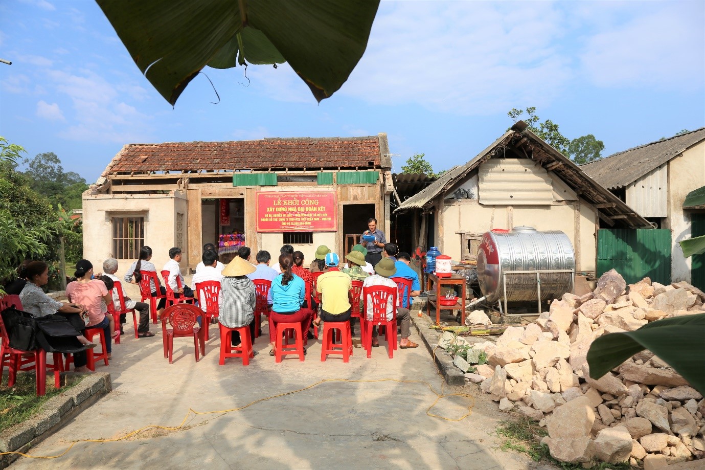 Khởi công nhà đại đoàn kết cho hộ gia đình có hoàn cảnh đặc biệt khó khăn ở Thôn Vĩnh Mới, xã Việt Tiến, huyện Thạch Hà, Hà Tĩnh
