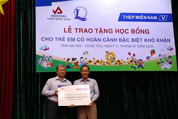 Trao 400 suất học bổng cho học sinh có hoàn cảnh đặc biệt khó khăn của tỉnh Bà Rịa – Vũng Tàu