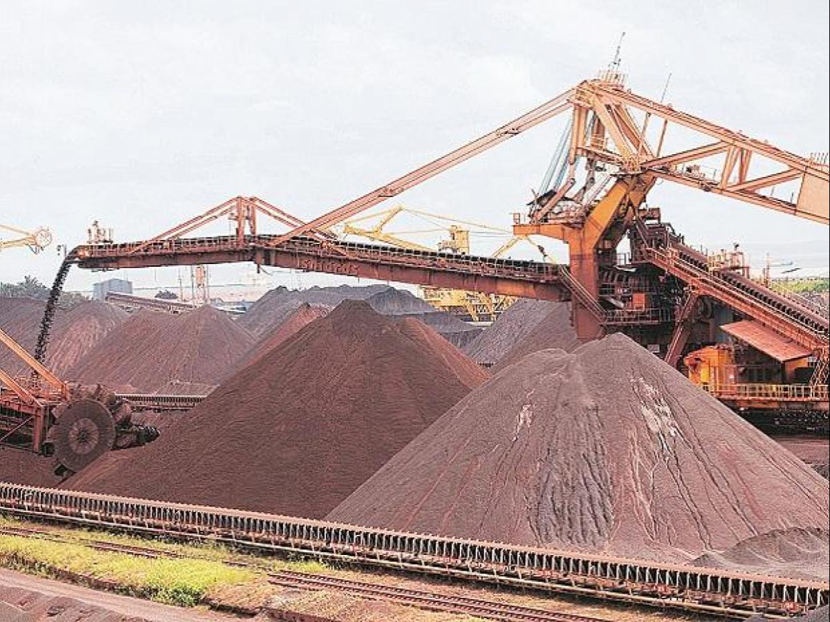 Giá thép xây dựng hôm nay (5/12): Giá quặng sắt kéo dài chuỗi tăng khi xuất khẩu từ Brazil giảm