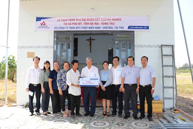 Thép Miền Nam-VNSTEEL trao nhà đại đoàn kết cho hộ nghèo tại tỉnh Bà Rịa  Vũng Tàu.