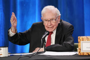 Warren Buffett cũng than phiền vì giá thép tăng mỗi ngày