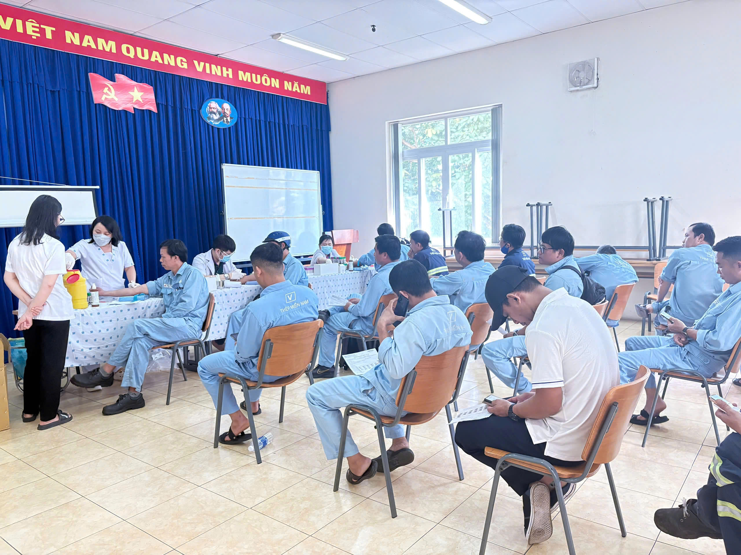 Công ty TNHH MTV Thép Miền Nam – VNSTEEL chăm lo sức khỏe người lao động qua hoạt động khám sức khỏe định kỳ năm 2025