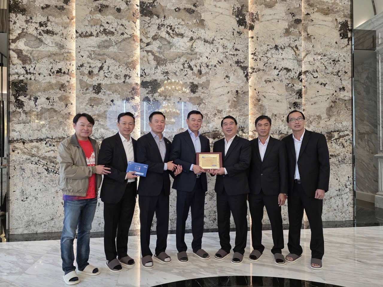 Thép Miền Nam - VNSTEEL làm việc cùng ChipMong