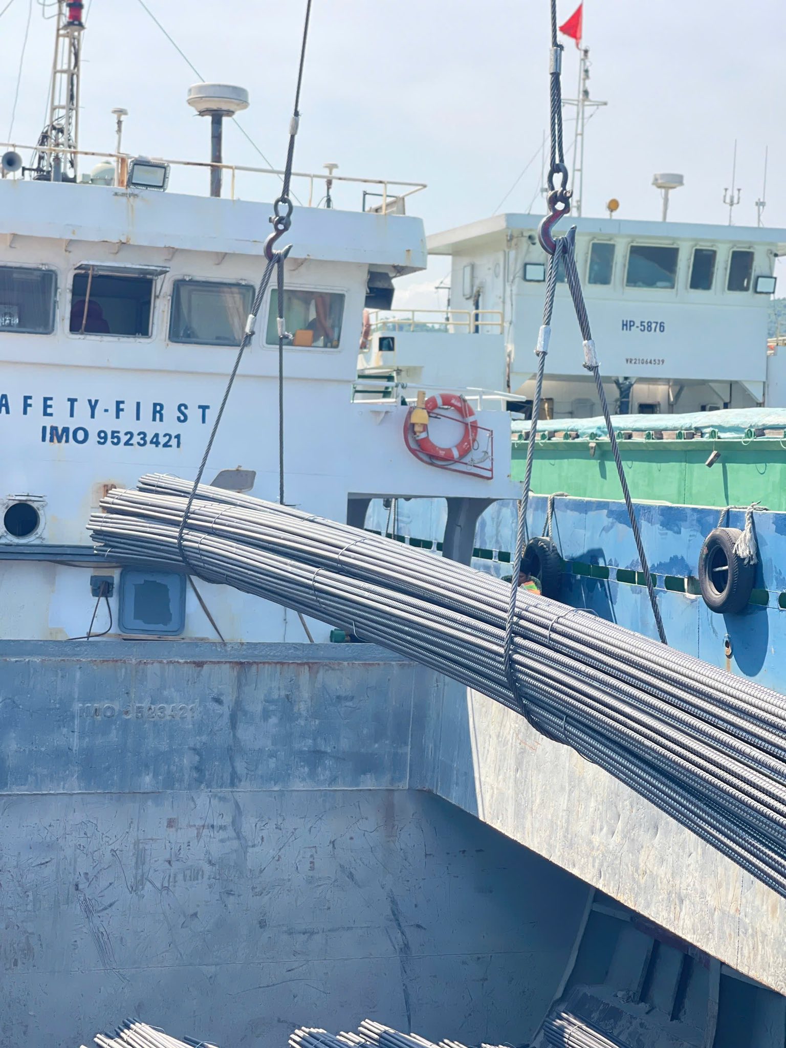 Giao hàng xuyên lễ – Đảm bảo tiến độ công trình